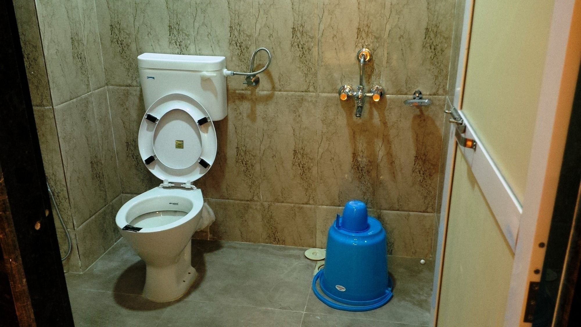 Hotel Blue Bird Colaba Mandve Exterior foto