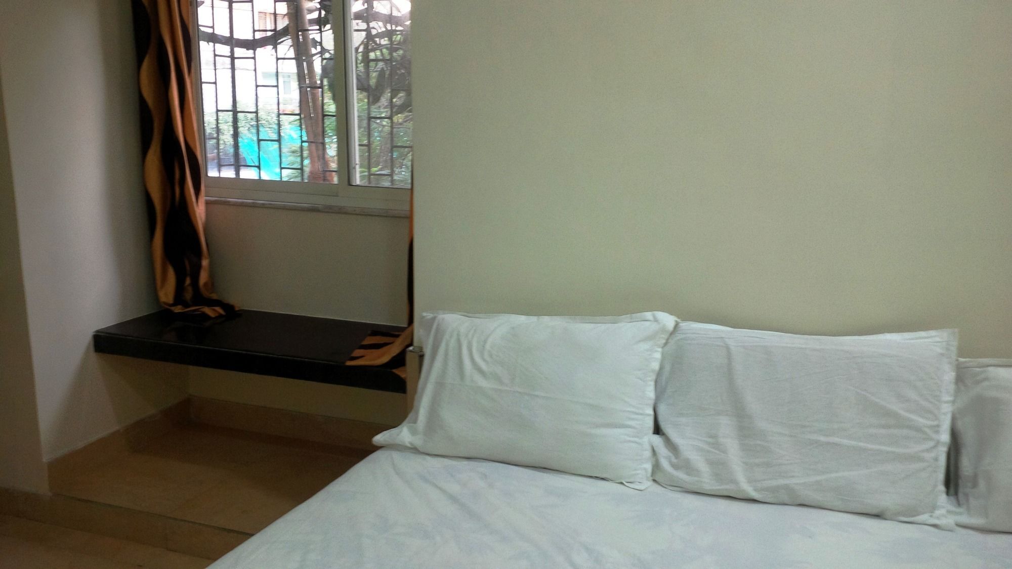 Hotel Blue Bird Colaba Mandve Exterior foto